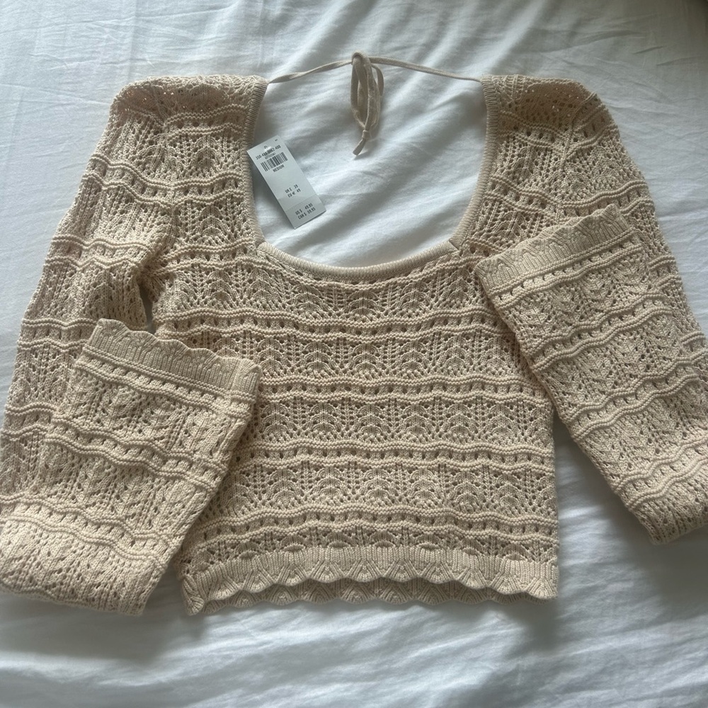 Hollister Crochet Knit Crop Top; Light Beige - Picture 2 of 3